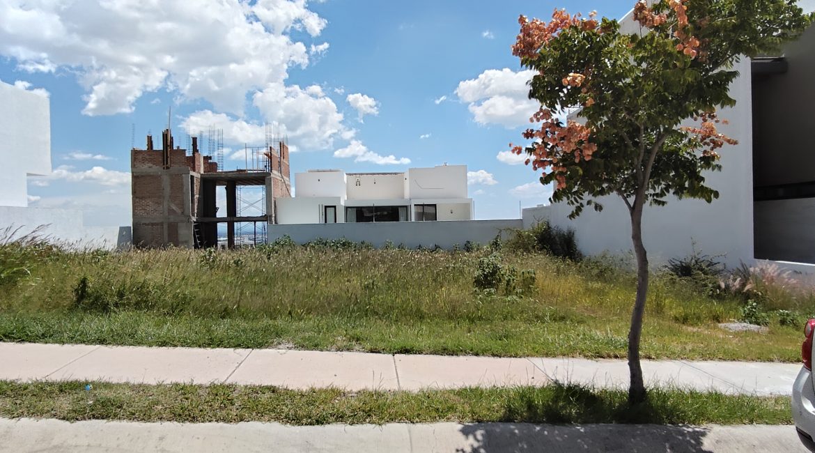 Terreno plano en Lomas Punta del Este- Privada Roble