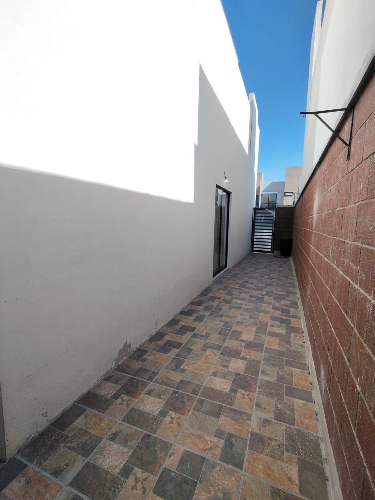 9CF6B5E7-DA36-4D75-BEC1-4F21761F1771