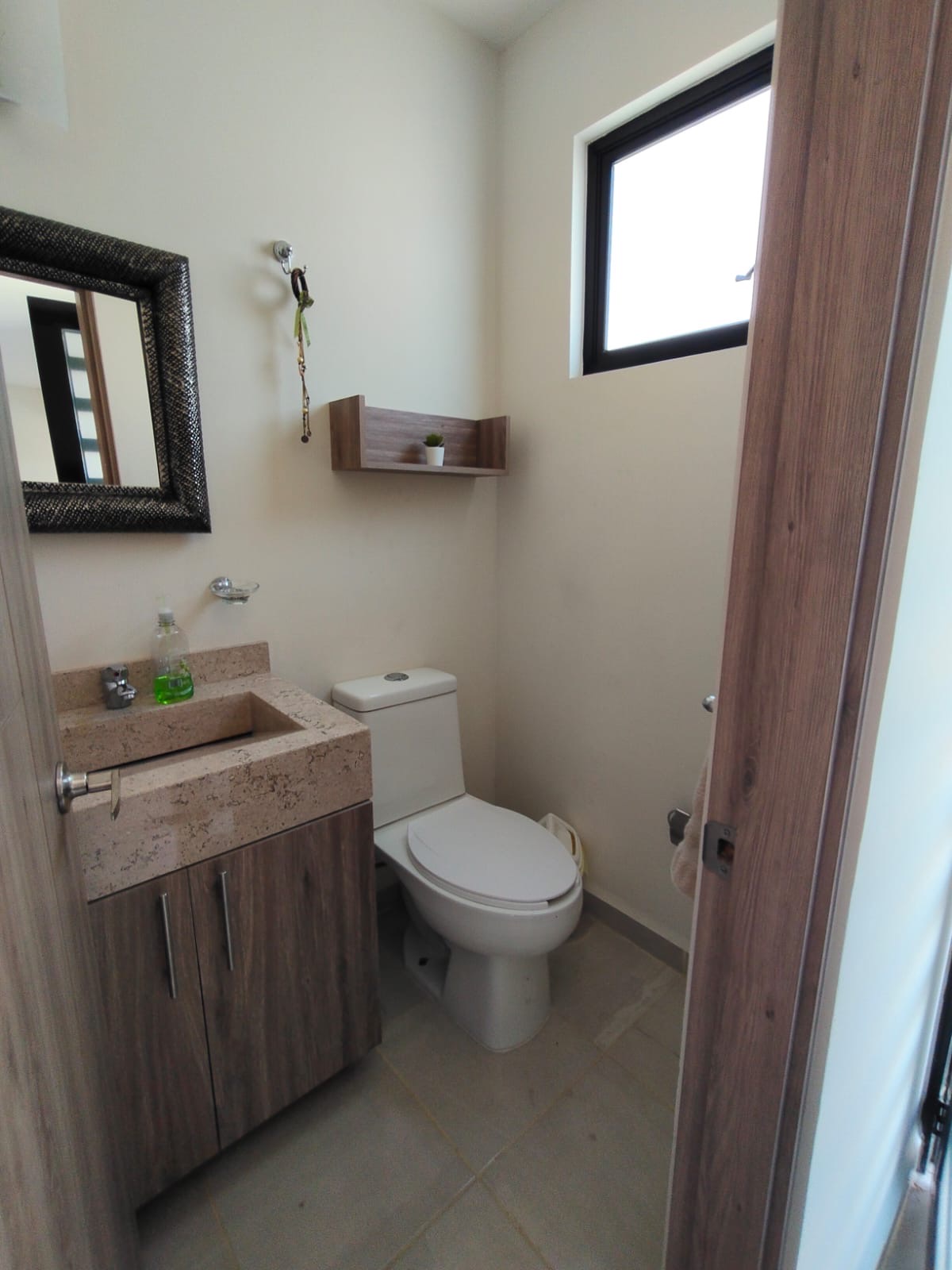 CB9D93FB-20D5-4607-A9F9-E5058CAE1B37