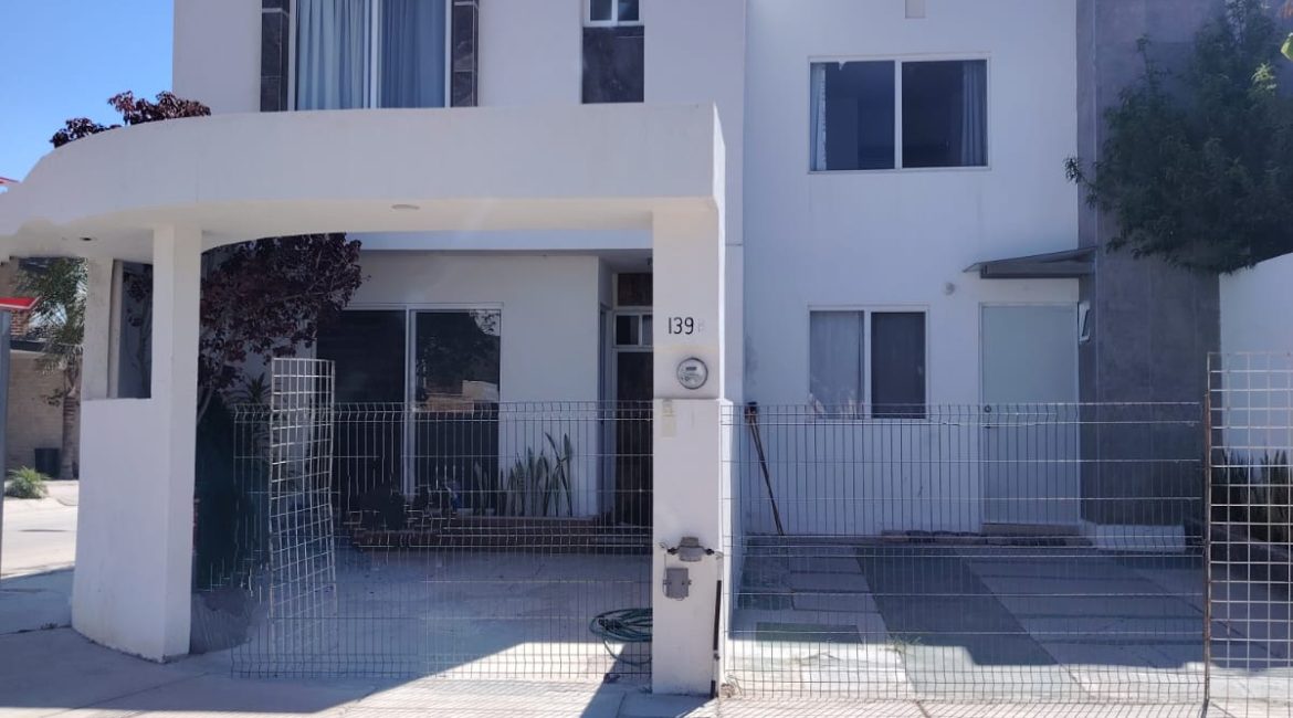 2 Casas en Venta Héroes de León, zona sur León, Gto.