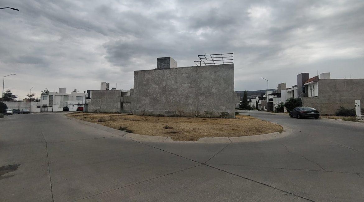 Terreno en esquina en Residencial Rubi, en León, Gto