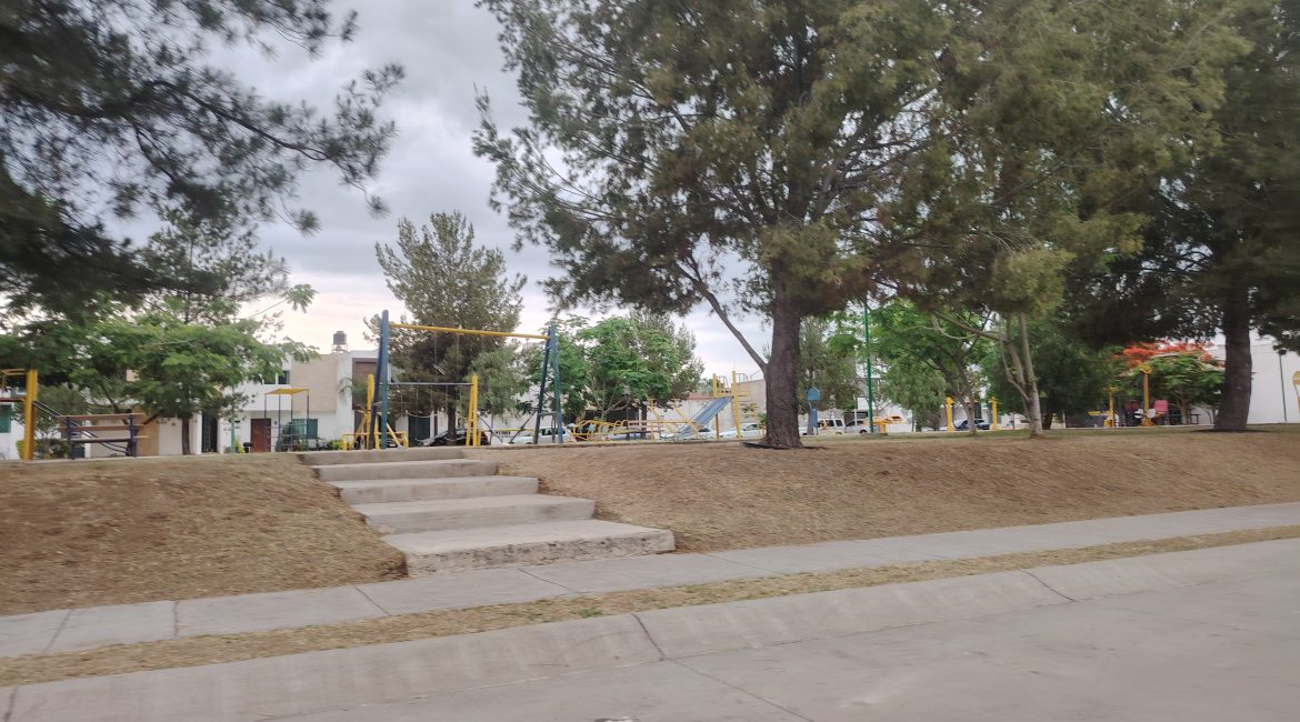 Terreno en esquina en Residencial Rubi, en León, Gto