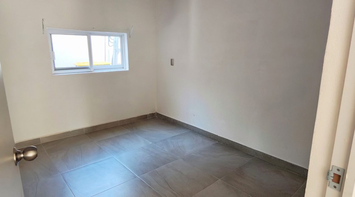 CASA EN VENTA EN ESQUINA HEROES DE LEON, LEON GTO