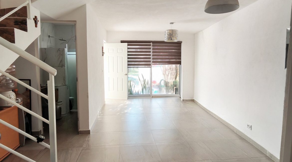 CASA EN VENTA EN ESQUINA HEROES DE LEON, LEON GTO