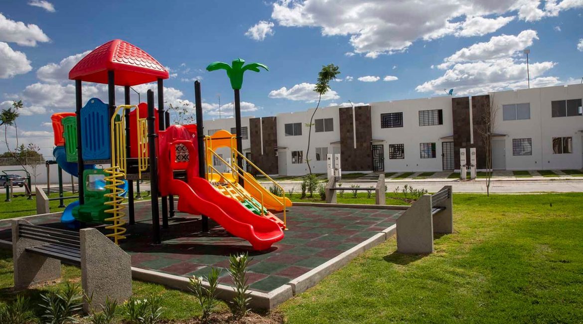 CASA EN VENTA EN ESQUINA HEROES DE LEON, LEON GTO
